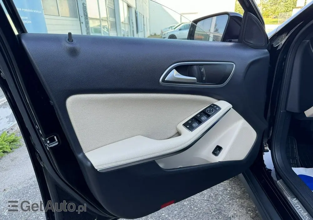 MERCEDES-BENZ GLA 180 (CDI) d