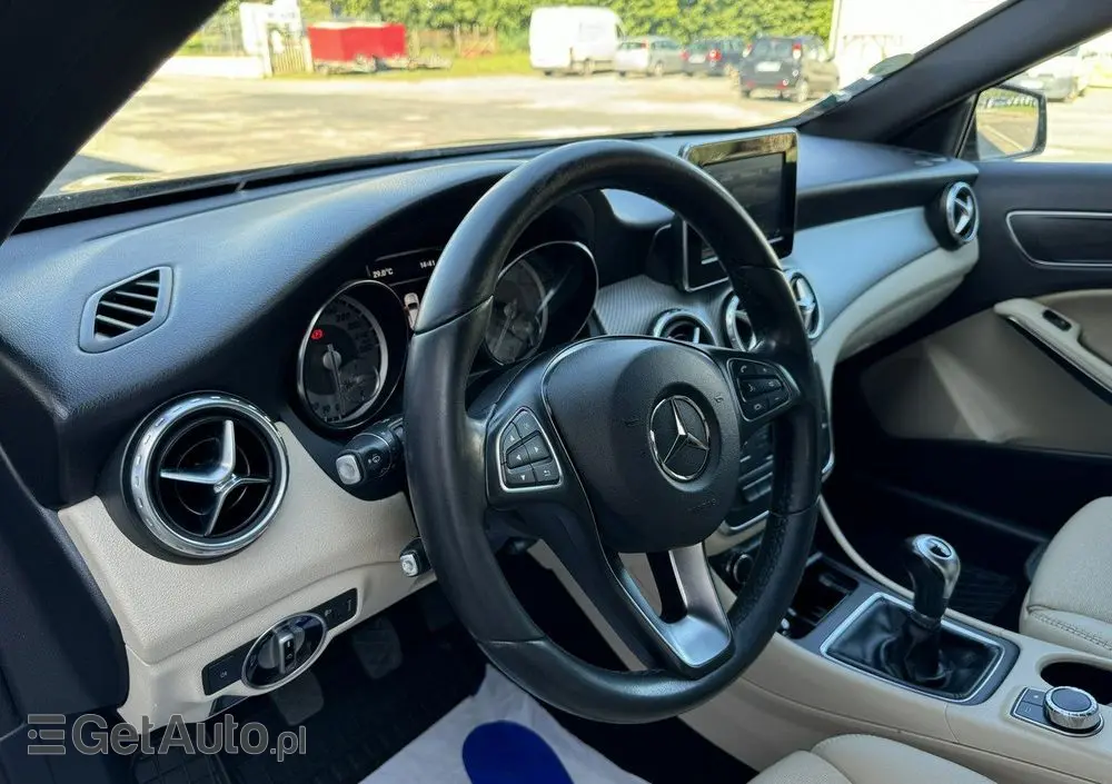 MERCEDES-BENZ GLA 180 (CDI) d