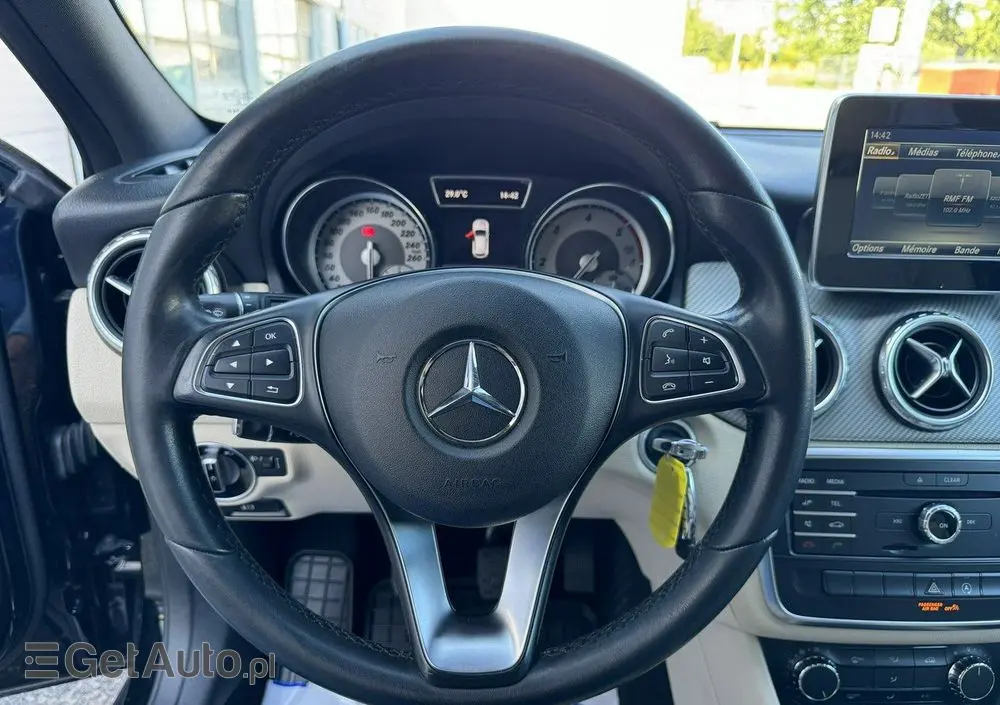 MERCEDES-BENZ GLA 180 (CDI) d