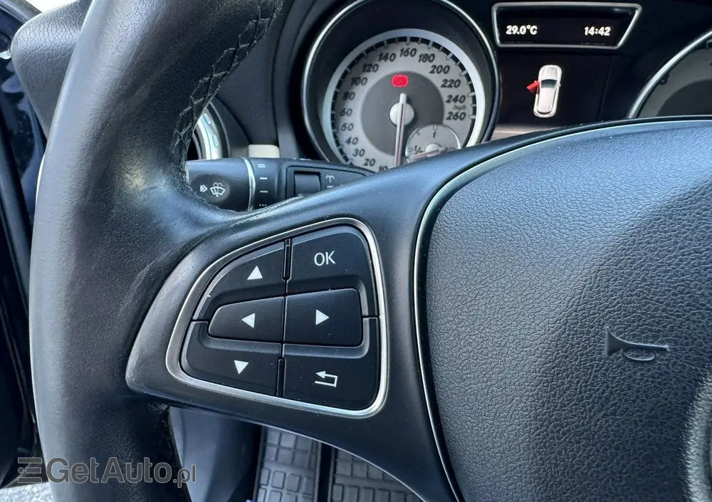 MERCEDES-BENZ GLA 180 (CDI) d