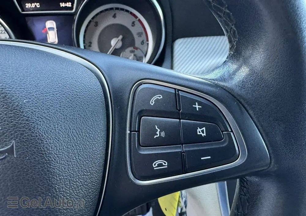 MERCEDES-BENZ GLA 180 (CDI) d