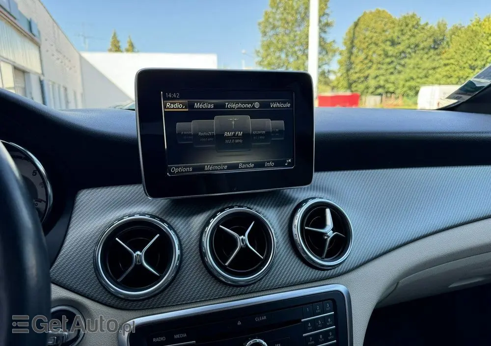 MERCEDES-BENZ GLA 180 (CDI) d