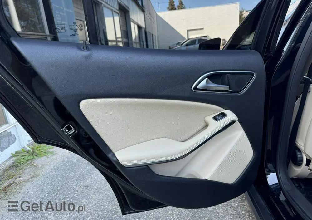 MERCEDES-BENZ GLA 180 (CDI) d