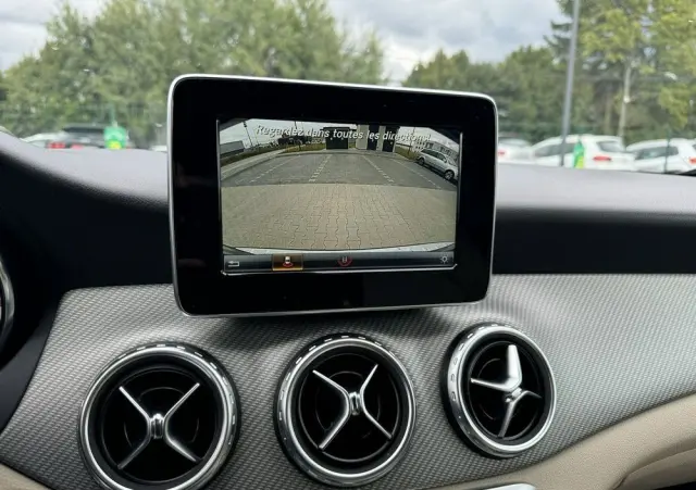 MERCEDES-BENZ GLA 180 (CDI) d