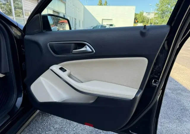 MERCEDES-BENZ GLA 180 (CDI) d