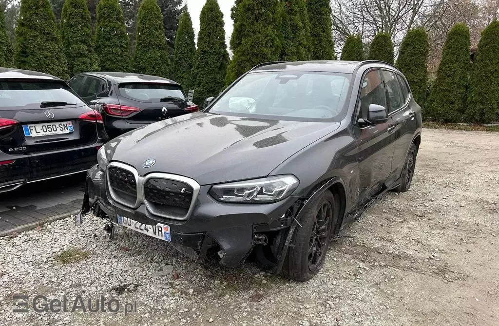 BMW IX3 