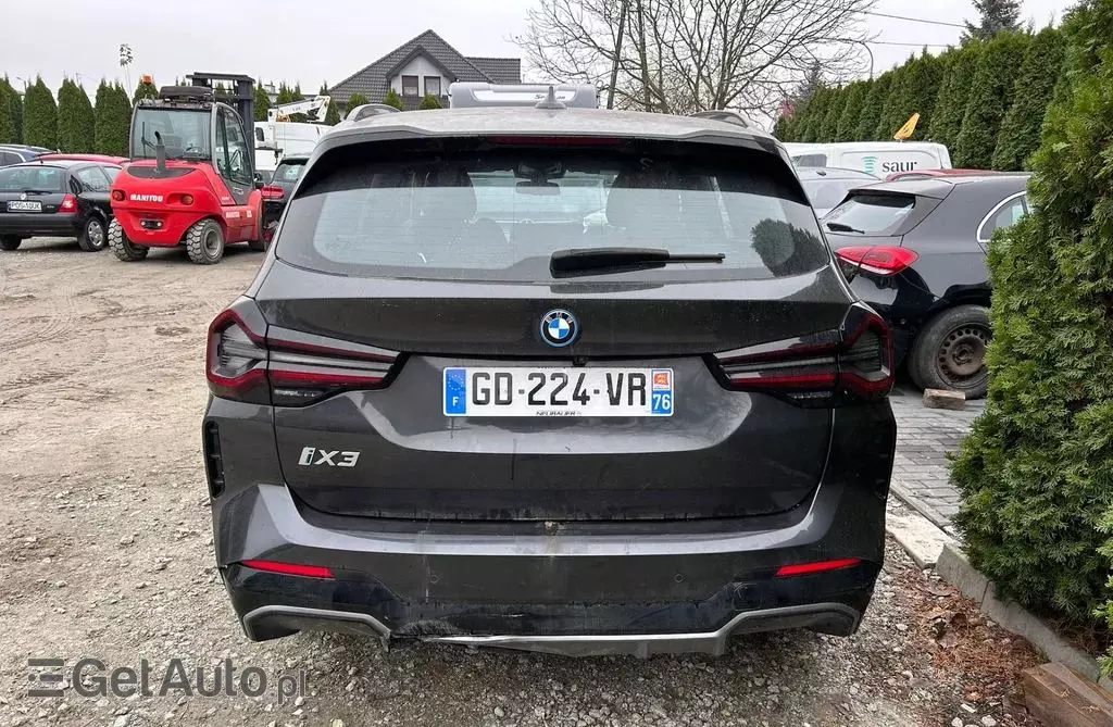BMW IX3 