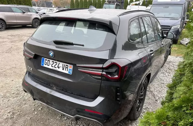 BMW IX3 