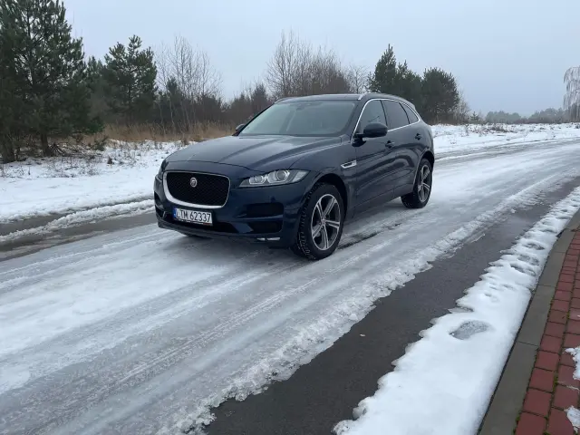 JAGUAR F-Pace 