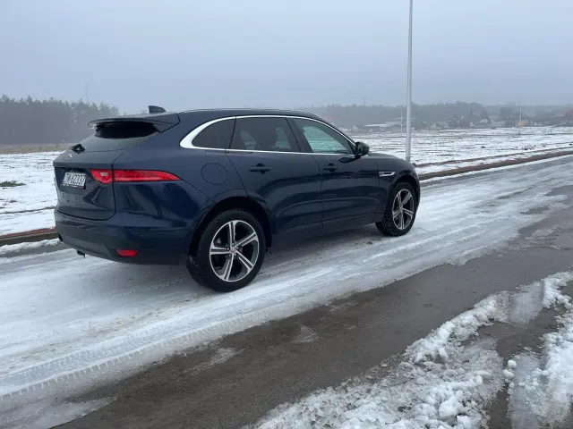 JAGUAR F-Pace 