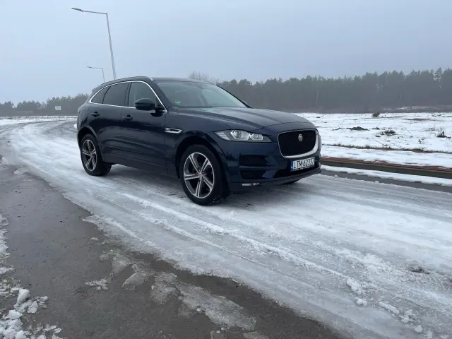 JAGUAR F-Pace 