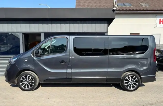 RENAULT Trafic 