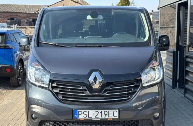 RENAULT Trafic 