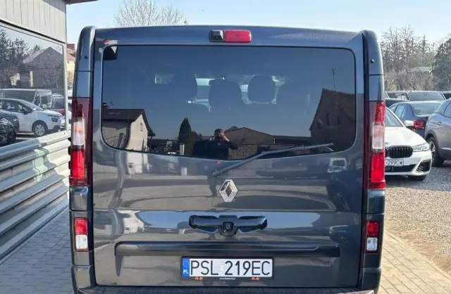 RENAULT Trafic 