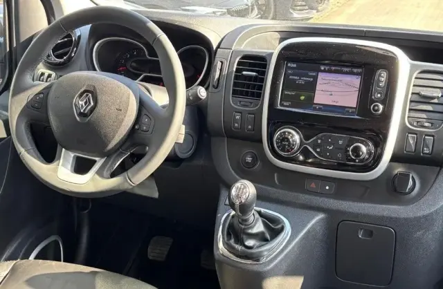 RENAULT Trafic 