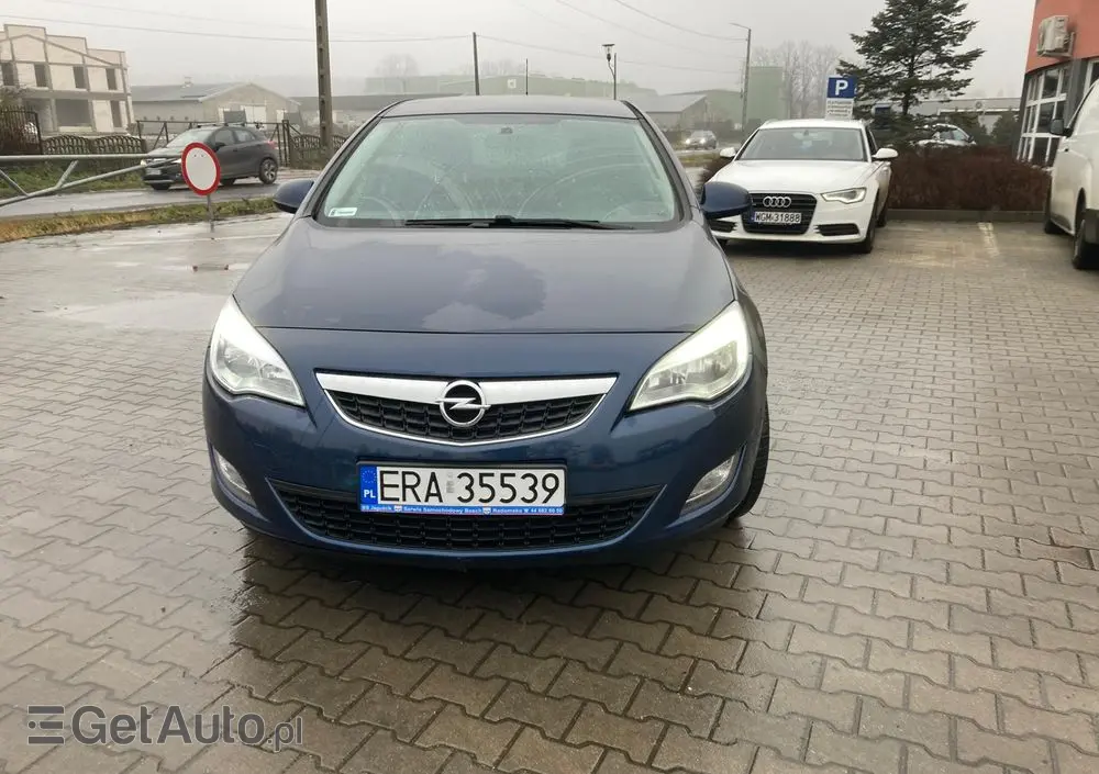OPEL Astra 1.4 T Cosmo