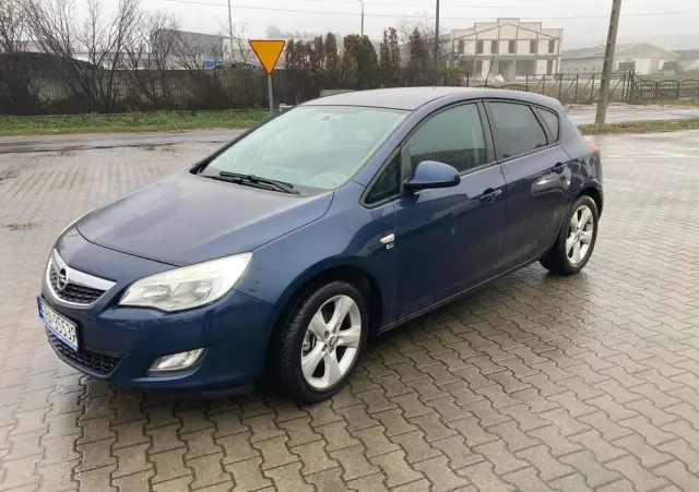 OPEL Astra 1.4 T Cosmo