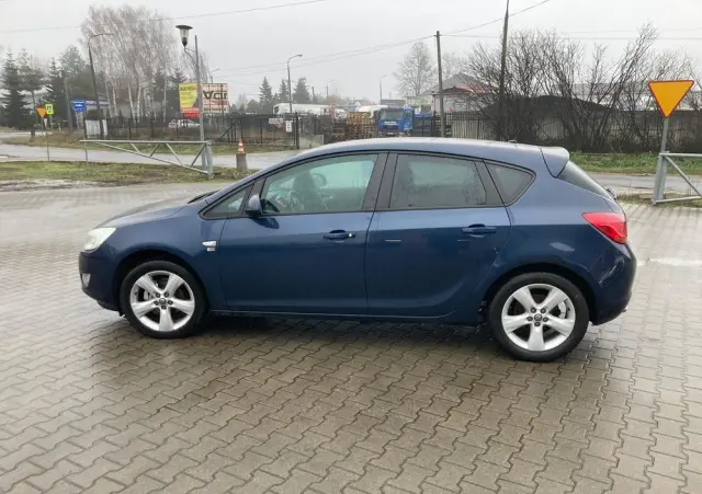 OPEL Astra 1.4 T Cosmo