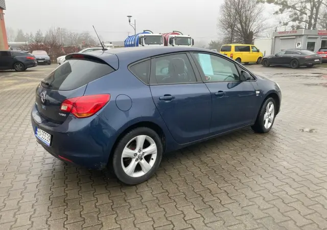 OPEL Astra 1.4 T Cosmo