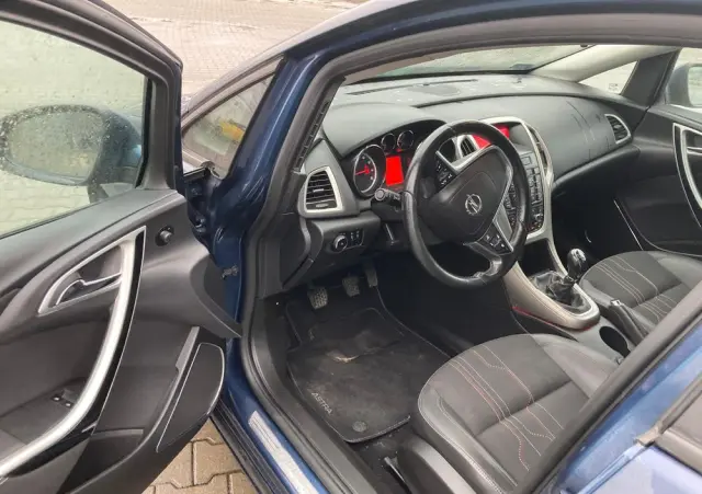 OPEL Astra 1.4 T Cosmo