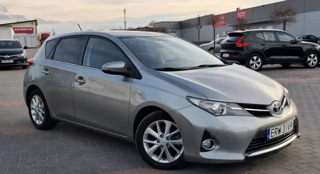 TOYOTA Auris 1.8 VVT-i Hybrid Automatik Comfort