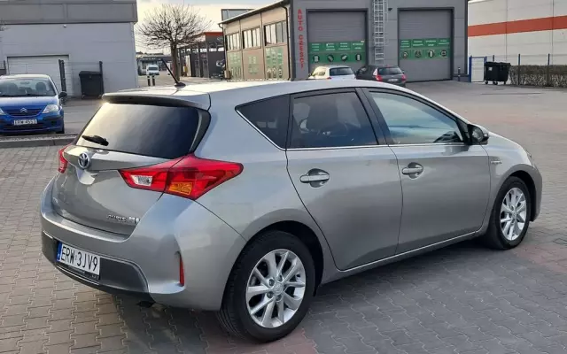 TOYOTA Auris 1.8 VVT-i Hybrid Automatik Comfort