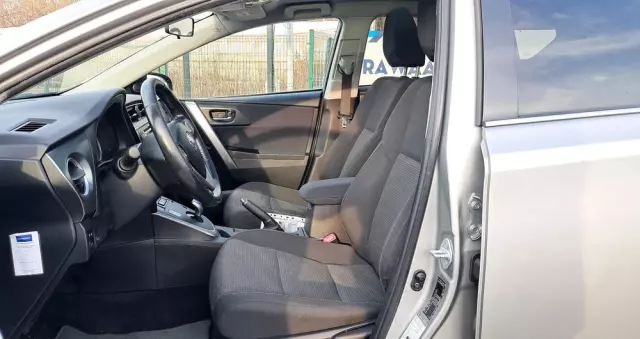 TOYOTA Auris 1.8 VVT-i Hybrid Automatik Comfort