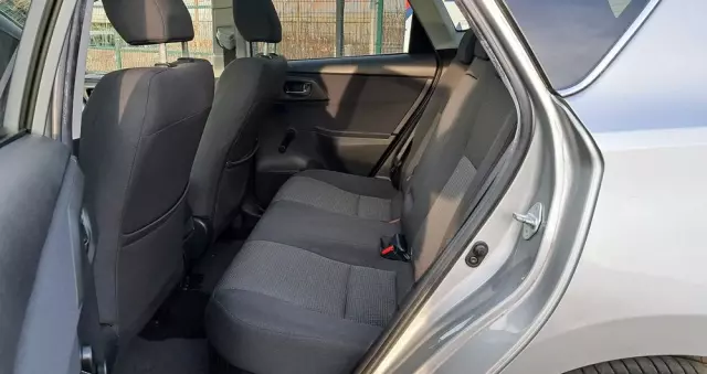 TOYOTA Auris 1.8 VVT-i Hybrid Automatik Comfort