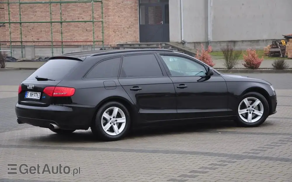 AUDI A4 Limousine Avant 2.0 TFSI Attraction