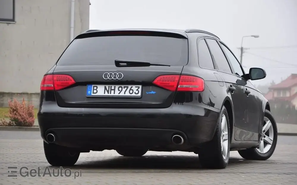 AUDI A4 Limousine Avant 2.0 TFSI Attraction