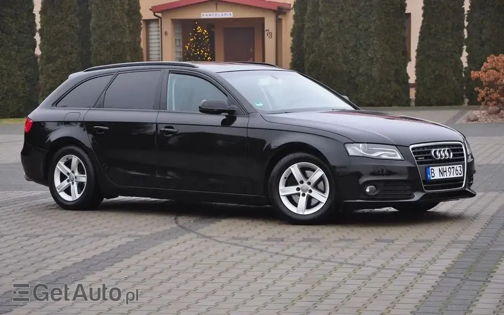 AUDI A4 Limousine Avant 2.0 TFSI Attraction