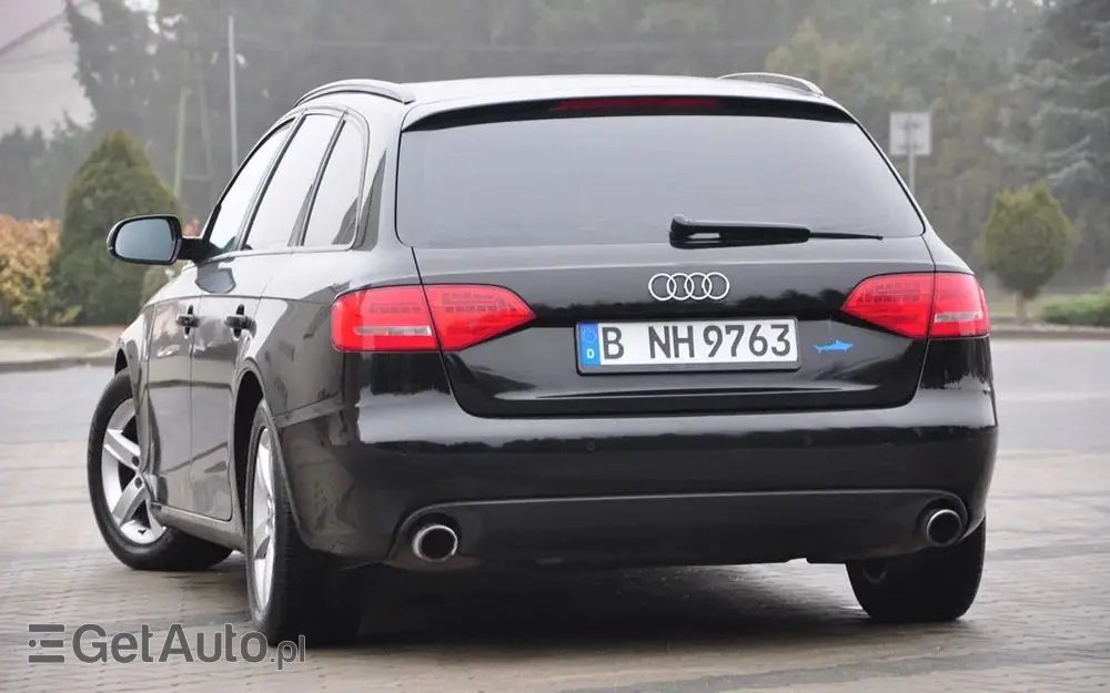 AUDI A4 Limousine Avant 2.0 TFSI Attraction