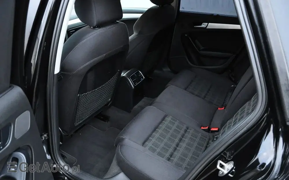 AUDI A4 Limousine Avant 2.0 TFSI Attraction