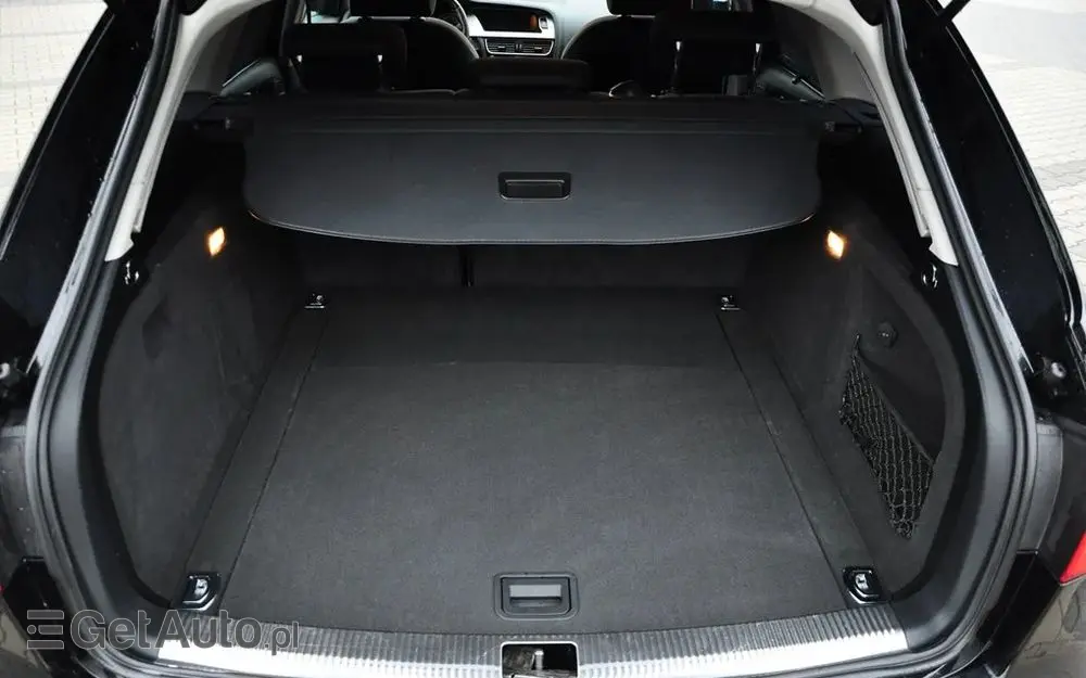 AUDI A4 Limousine Avant 2.0 TFSI Attraction