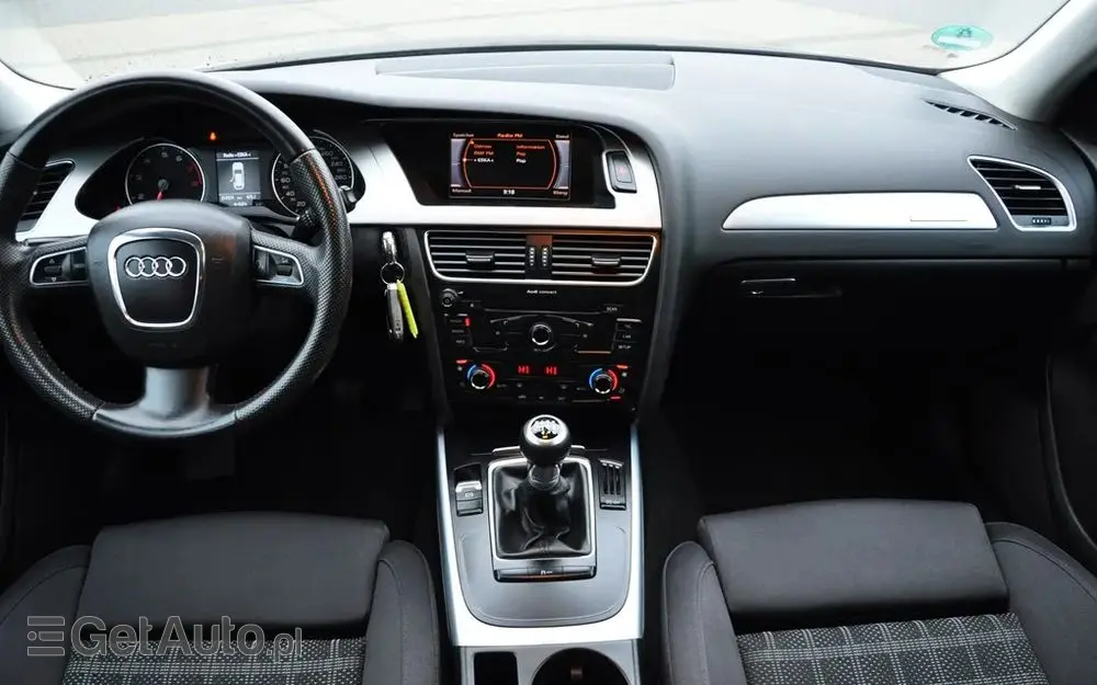 AUDI A4 Limousine Avant 2.0 TFSI Attraction