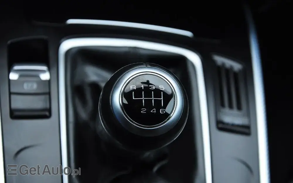 AUDI A4 Limousine Avant 2.0 TFSI Attraction