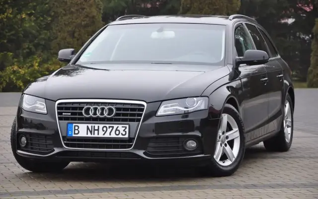AUDI A4 Limousine Avant 2.0 TFSI Attraction