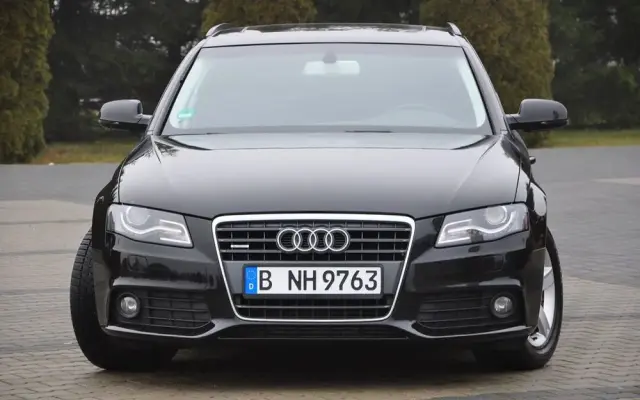 AUDI A4 Limousine Avant 2.0 TFSI Attraction