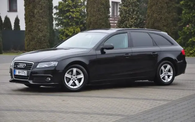 AUDI A4 Limousine Avant 2.0 TFSI Attraction