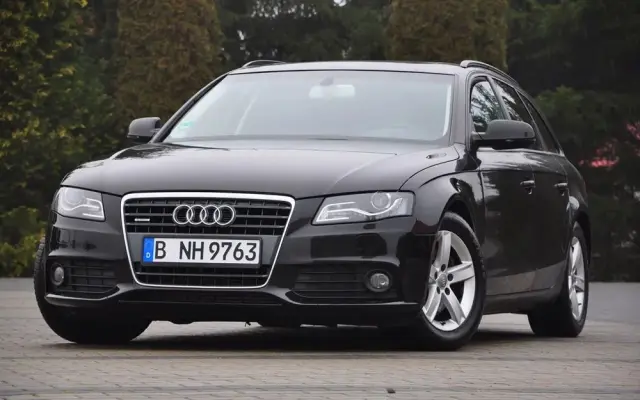 AUDI A4 Limousine Avant 2.0 TFSI Attraction