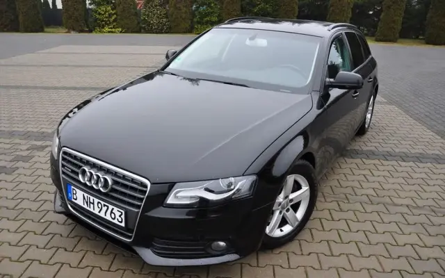 AUDI A4 Limousine Avant 2.0 TFSI Attraction