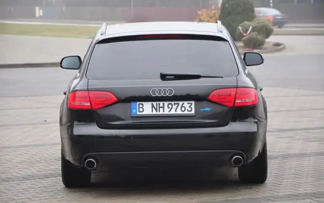 AUDI A4 Limousine Avant 2.0 TFSI Attraction