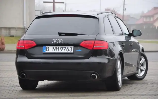 AUDI A4 Limousine Avant 2.0 TFSI Attraction