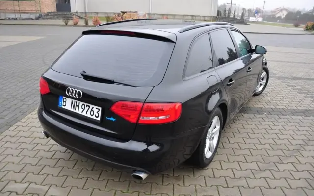 AUDI A4 Limousine Avant 2.0 TFSI Attraction