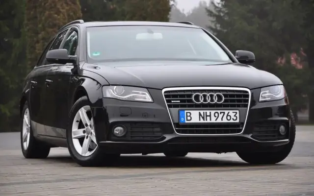 AUDI A4 Limousine Avant 2.0 TFSI Attraction