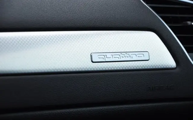 AUDI A4 Limousine Avant 2.0 TFSI Attraction