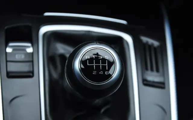 AUDI A4 Limousine Avant 2.0 TFSI Attraction