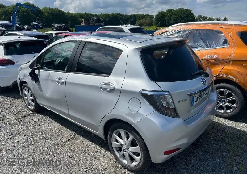 TOYOTA Yaris 