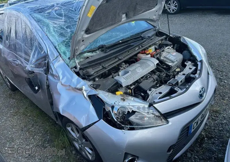 TOYOTA Yaris 