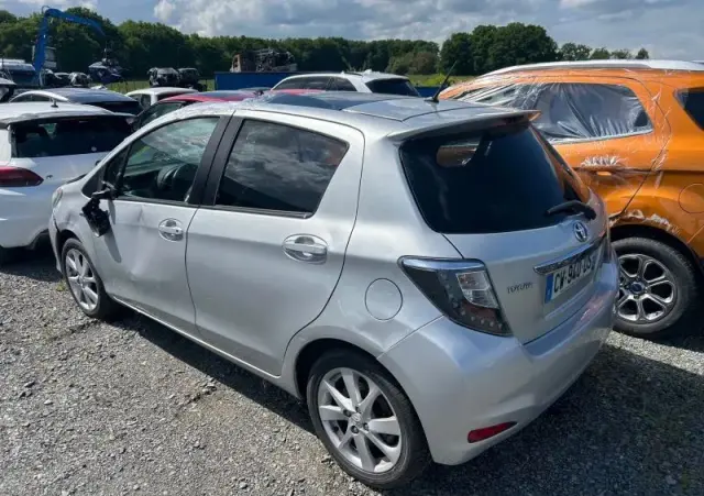 TOYOTA Yaris 